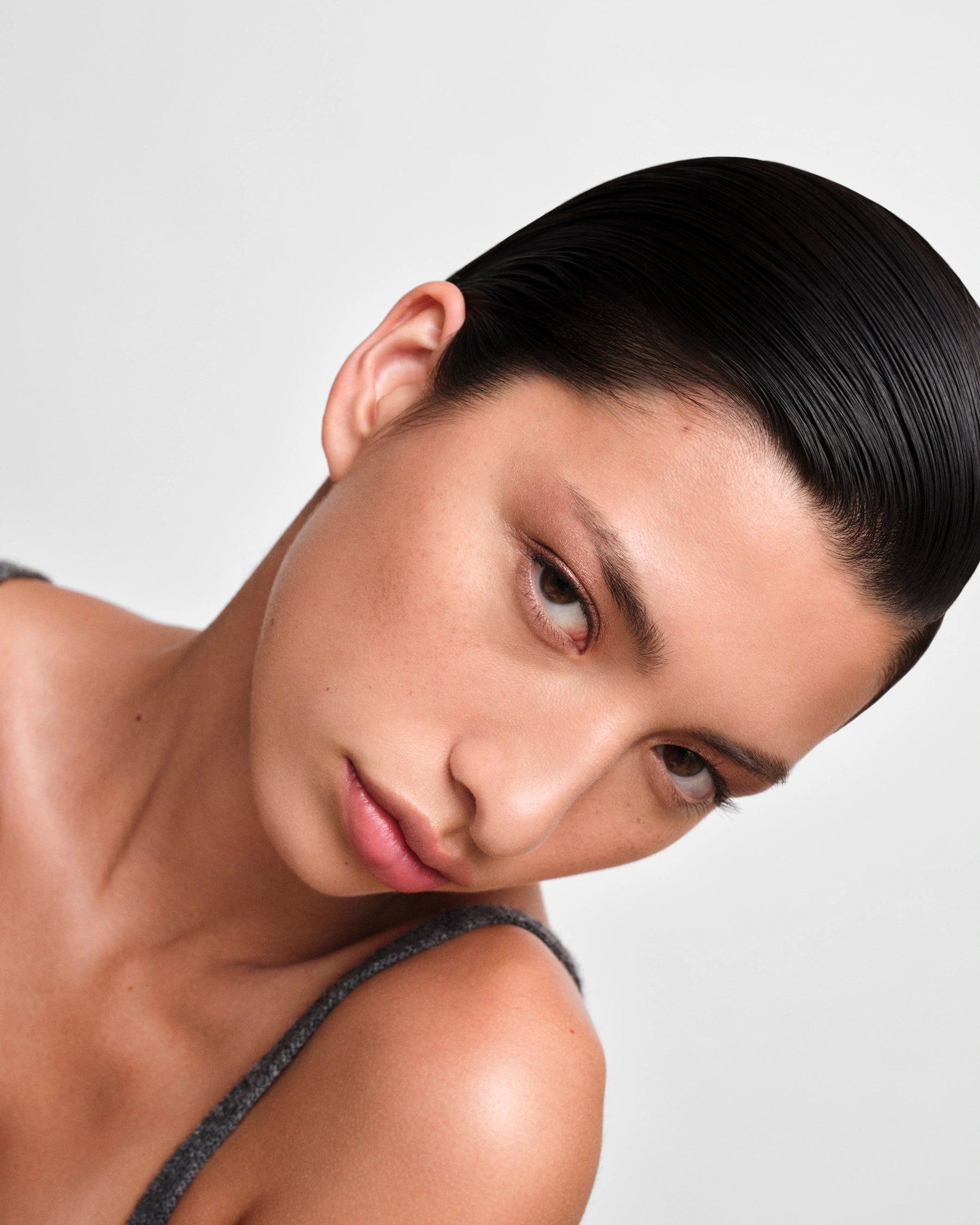 PRADA Monochrome მინი ტუჩსაცხი – Shade R28 / PULP Prada Dimensions ჩრდილი – 06 / Paradoxe Eau de Parfum 7მლ