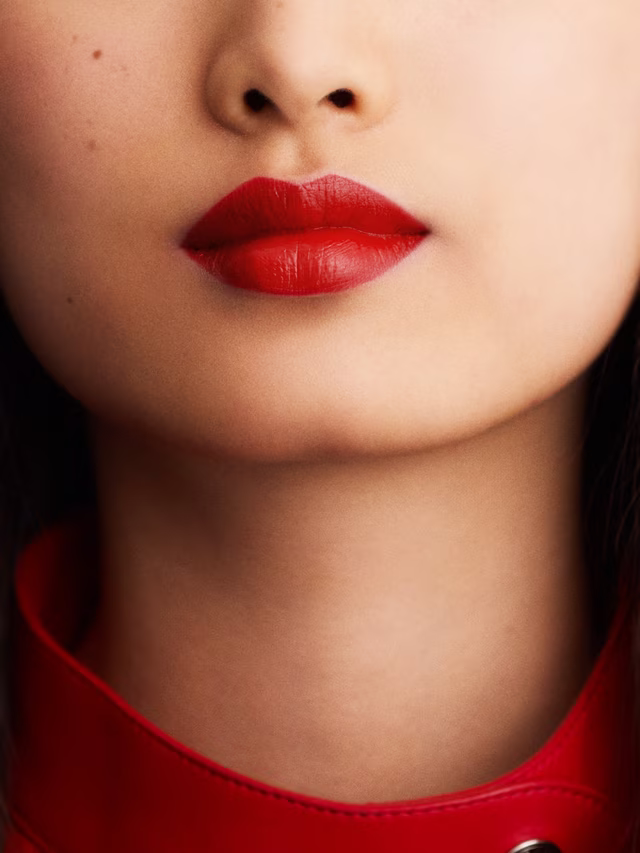 Hermès სატინის ტუჩსაცხი 75 Rouge Amazone