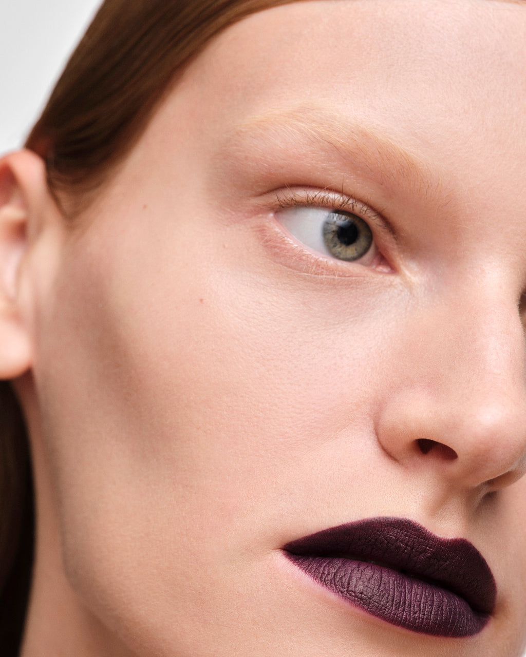 Prada Monochrome Hyper Matte
Lipstick P57 ULTRAVIOLET Limited Edition Box