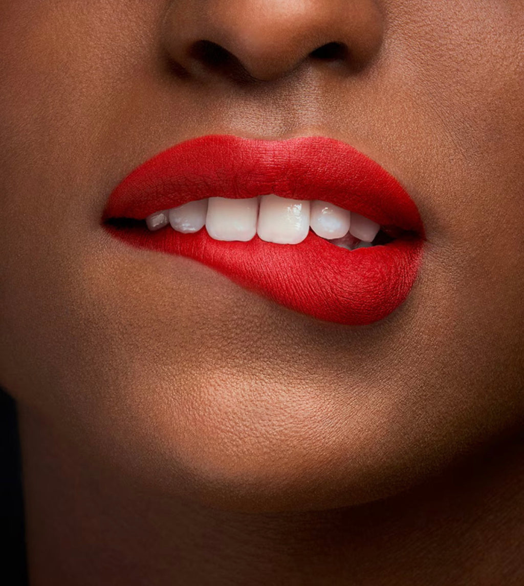 Kilian Ultra Matte თხევადი ტუჩსაცხი Rouge Immortel 302