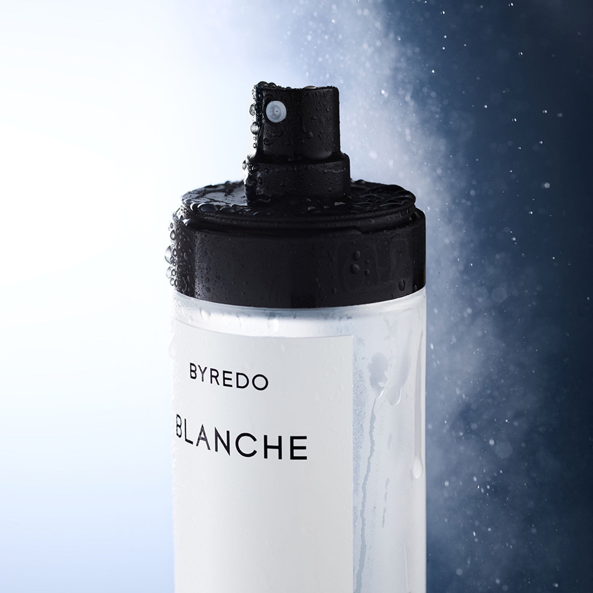 BYREDO Blanche სხეულის მისტი - ლიმიტირებულ სასაჩუქრე ყუთში