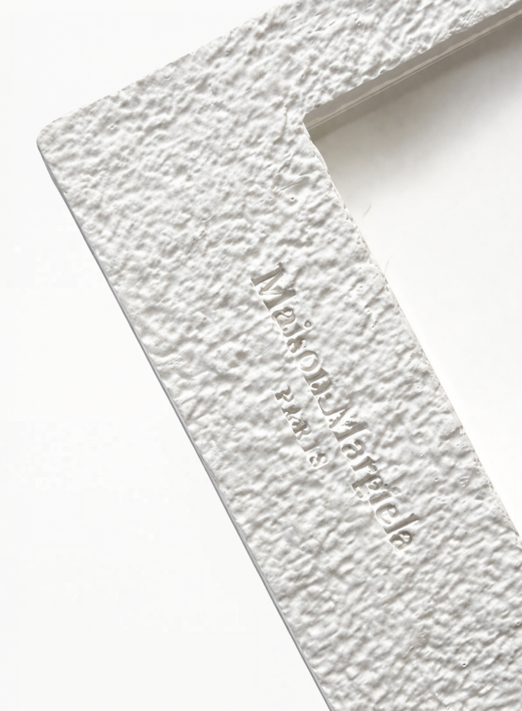 Maison Margiela Memory Frame ლიმიტირებული გამოშვება