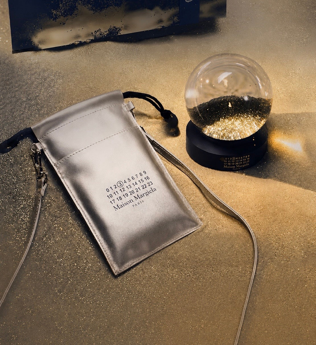 MAISON MARGIELA REPLICA ლიმიტირებული ოქროსფერი ჩანთა ტყავის ეფექტით 19.5x12სმ