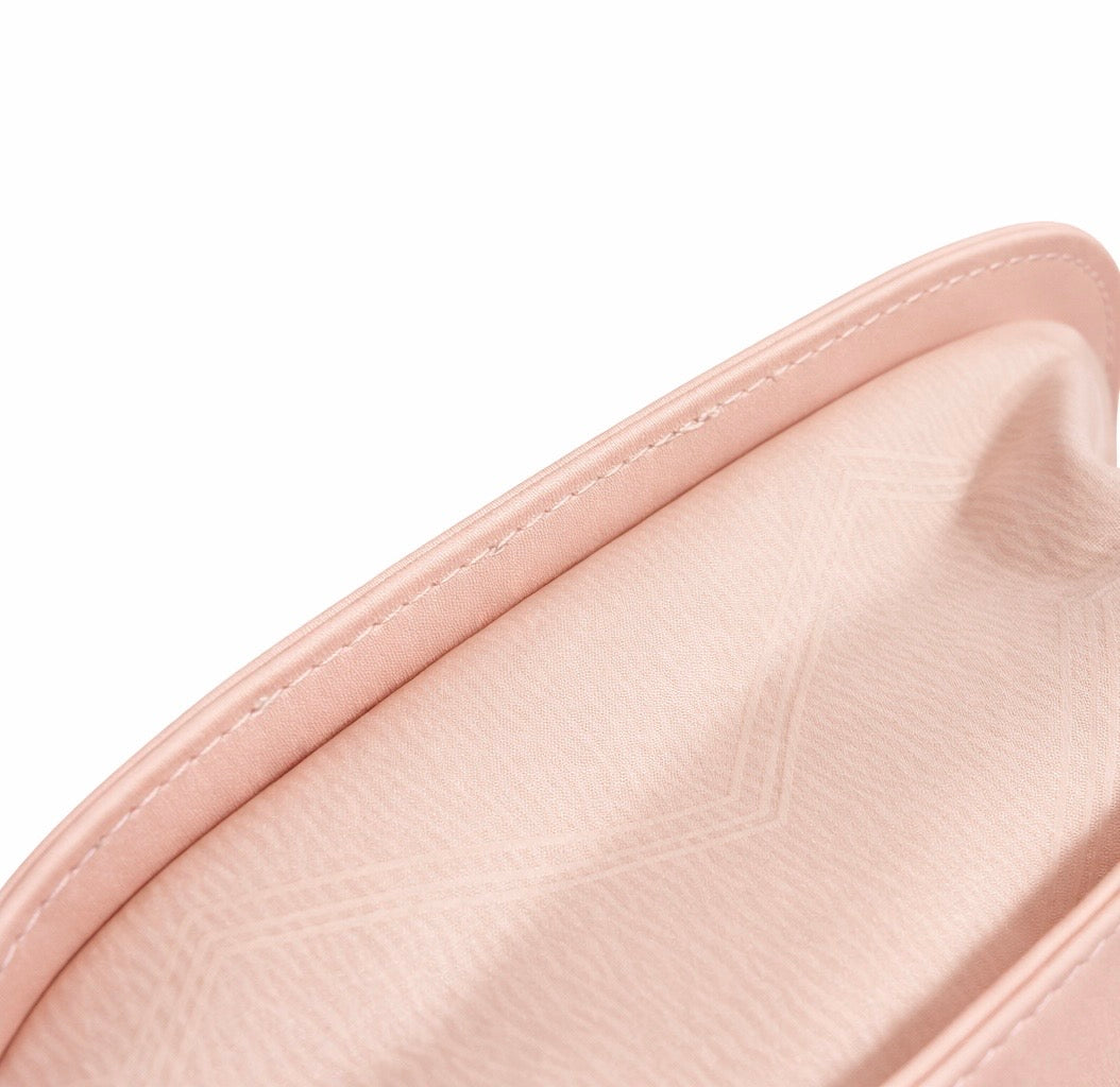 GIORGIO ARMANI Cream Color L Size Cosmetics Bag 21x16.5x7cm