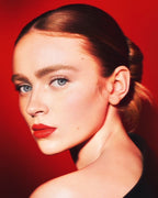 GIORGIO ARMANI სახის მინი ფუნჯი ველვეტის ჩანთით
