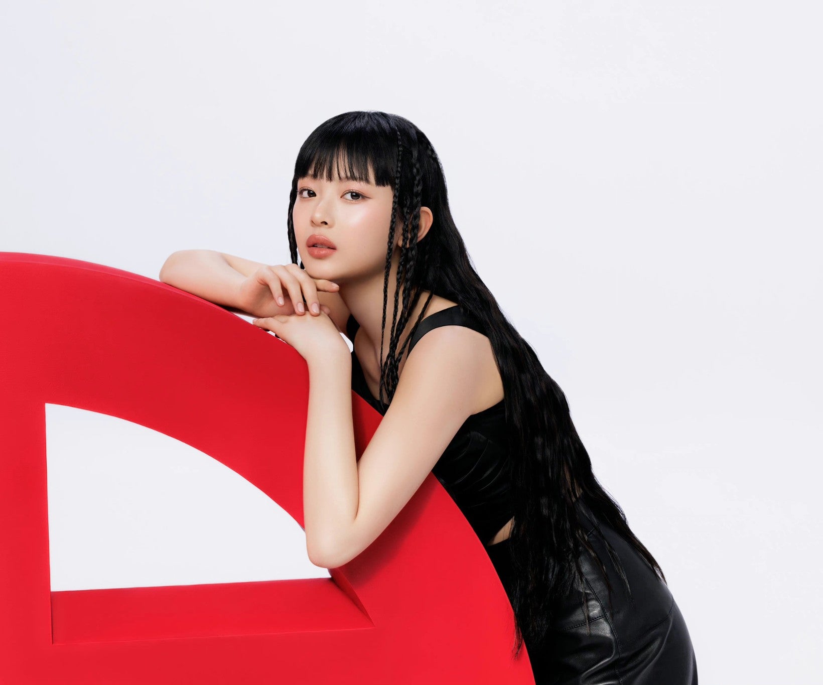 GIORGIO ARMANI წითელი მრგვალი კოსმეტიკის ჩანთა