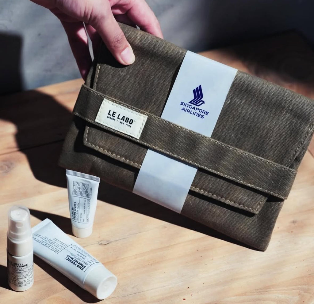 Le Labo x Singapore Airlines კოლაბორაციული ტრაველ ნაკრები – ეკო ტილოს ქეისი და სამი მინი პროდუქტით / Le Labo x Singapore Airlines collaborative travel kit – eco canvas pouch with three mini skincare products