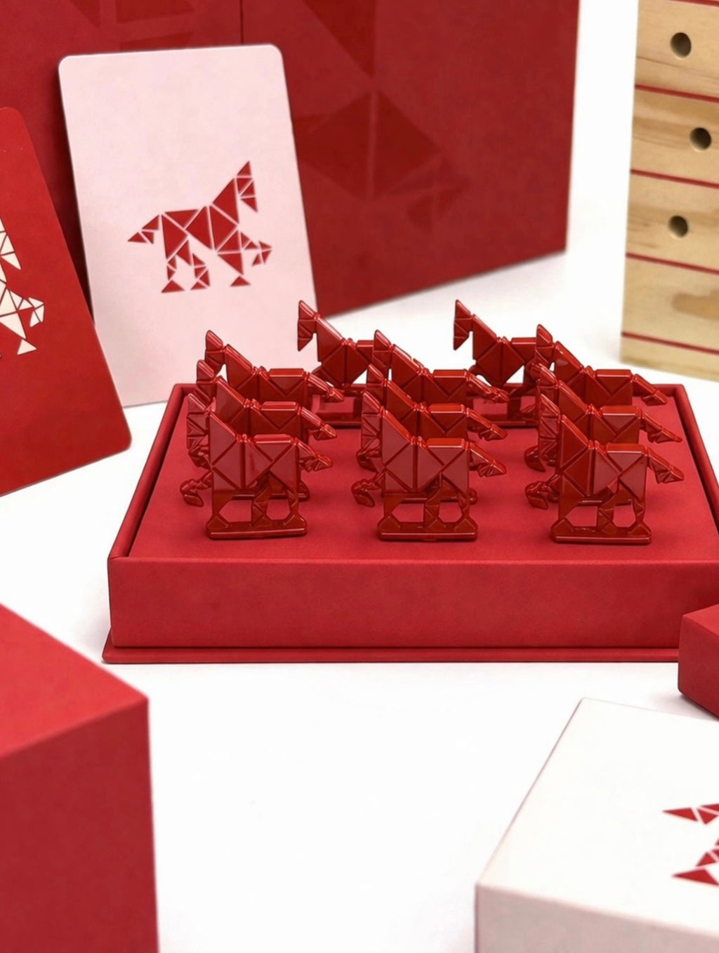 PRADA Wooden Starting Gate Game – ექსკლუზიური გამოცემა