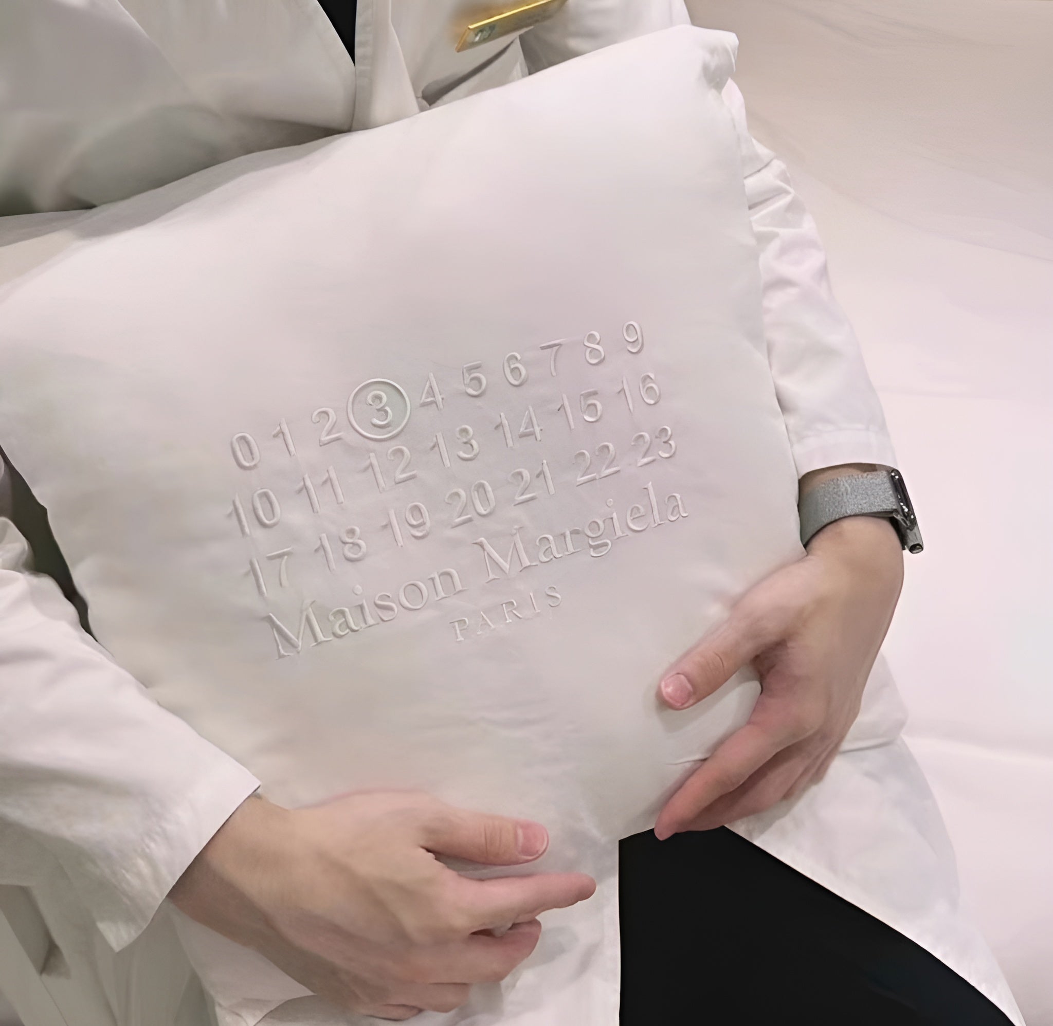 Maison Margiela ლიმიტირებული ბალიში