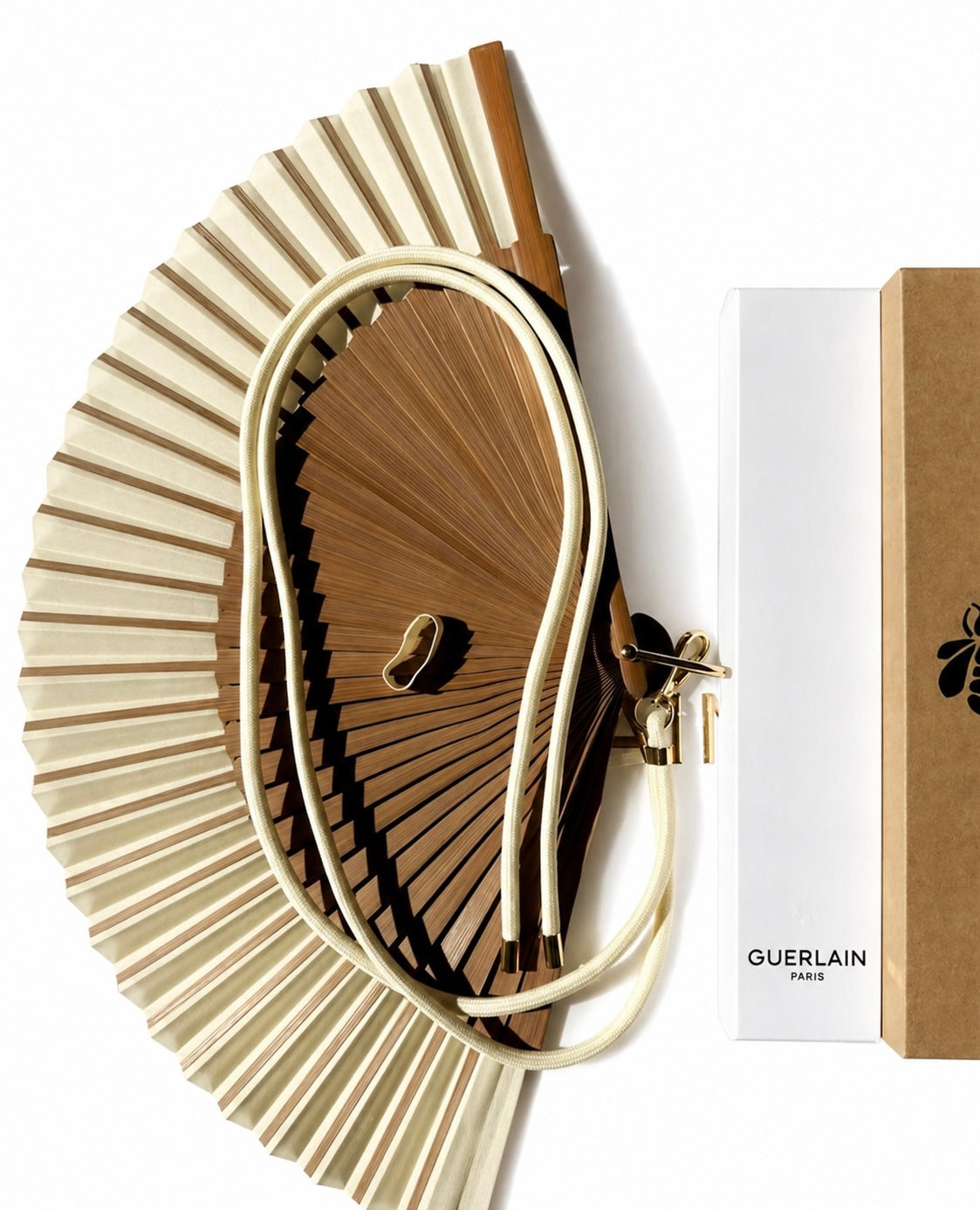 Guerlain-ის ხის ხელის მარაო – ლიმიტირებული გამოშვება (ზომა L)