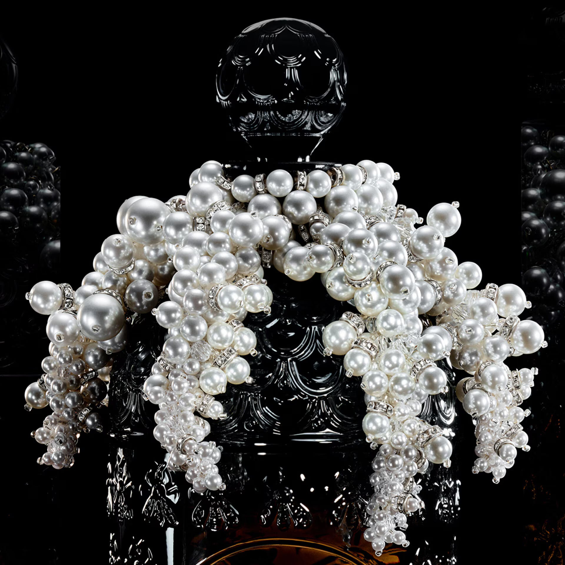 Guerlain L’Heure Dorée – Le Flacon Aux Abeilles by Les Ateliers Vermont 2026 (Available to Order Exclusively for Club Members)