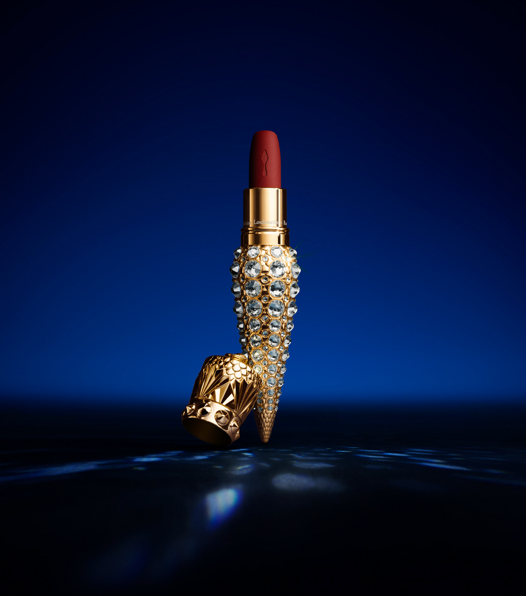 CHRISTIAN LOUBOUTIN Rouge Louboutin Strass Limited Edition სასაჩუქრე კომპლექტი – L’Écrin Strass მრავალჯერადი გამოყენების ტუჩსაცხის ქეისი 003G Mundo Red ტუჩსაცხით