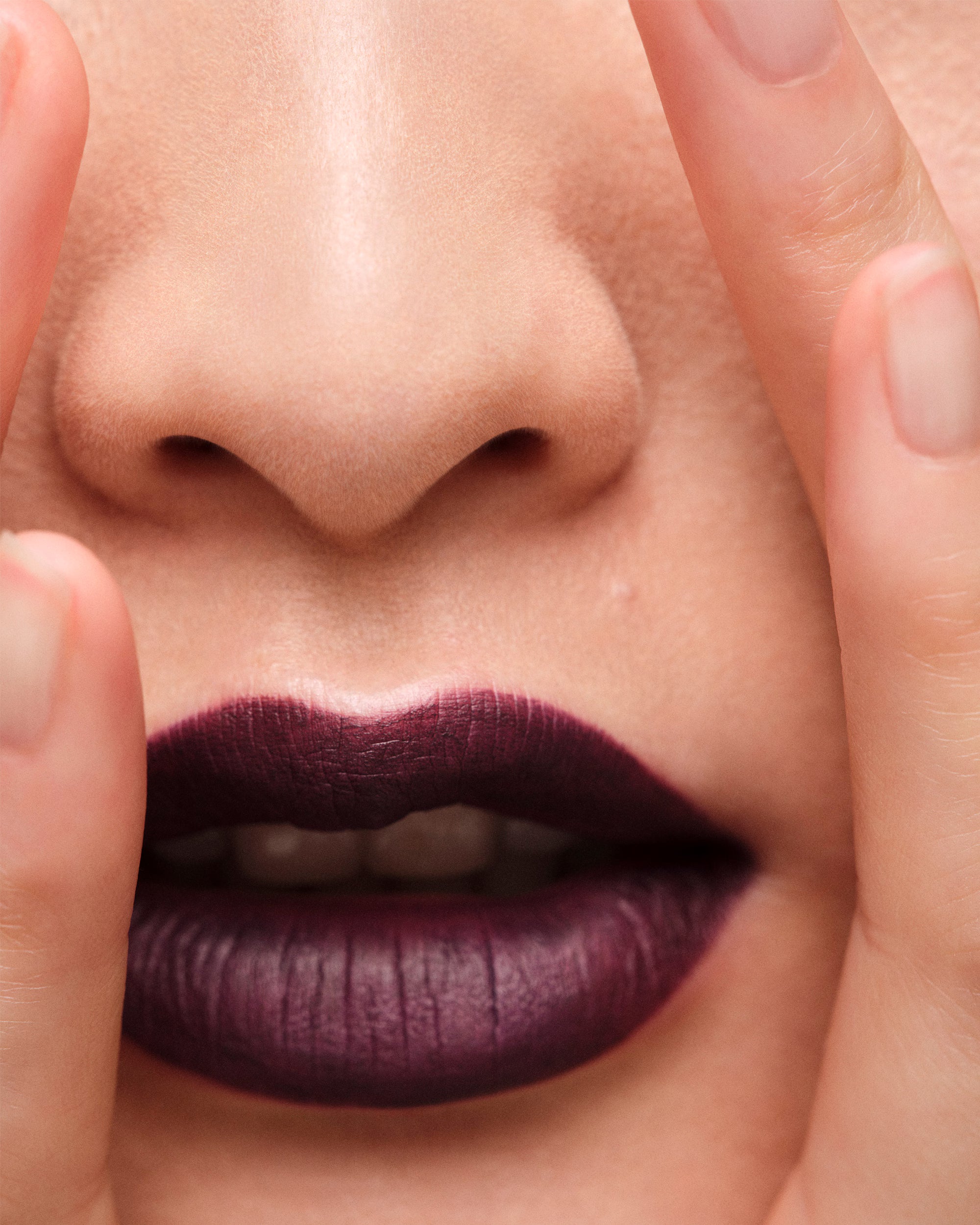 Prada Monochrome Hyper Matte
Lipstick P57 ULTRAVIOLET Limited Edition Box