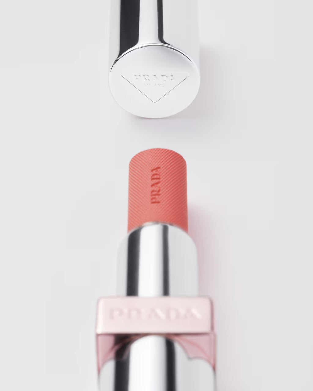 Prada Light Glowing Lip Oil Stick U019 Brown