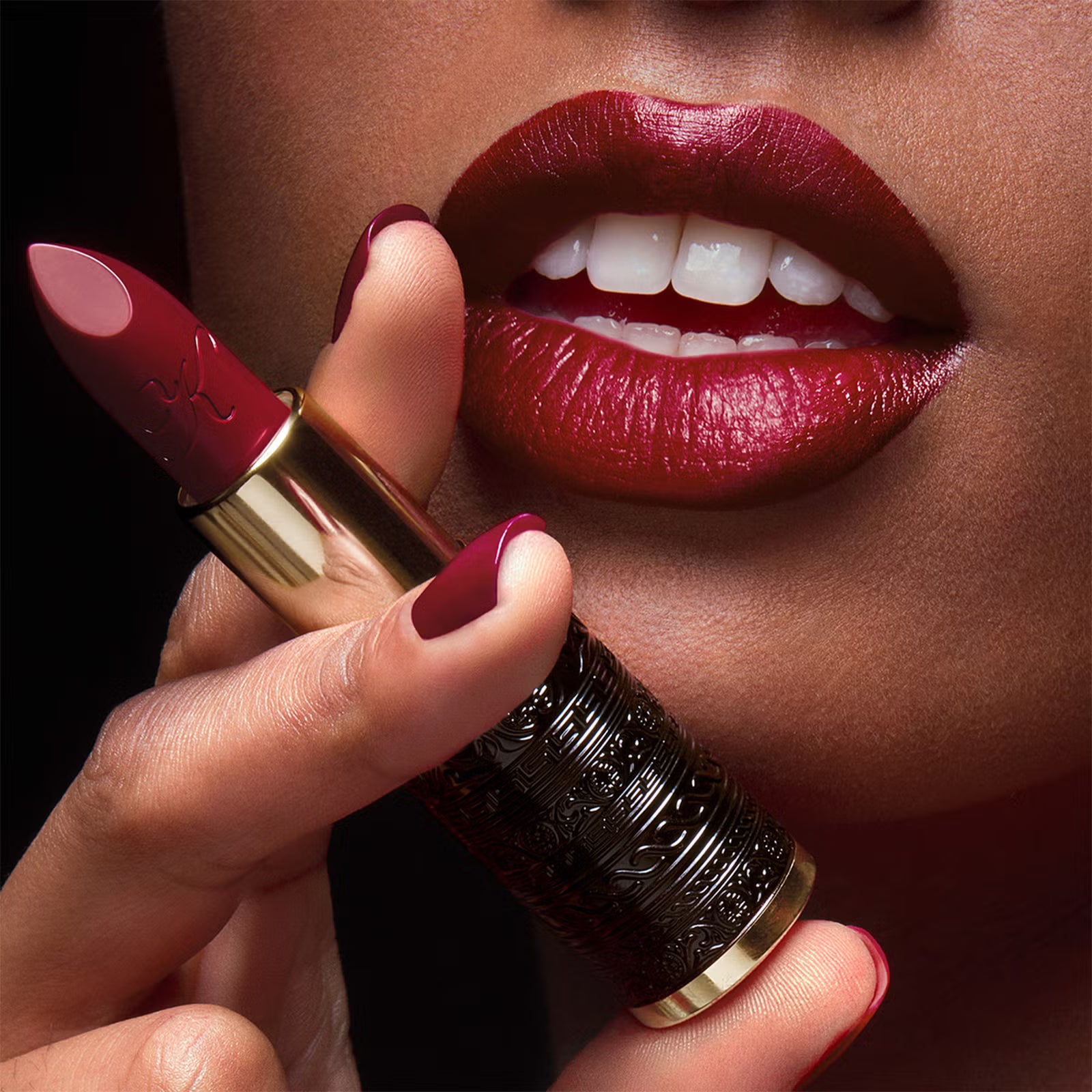 KILIAN Le Rouge Parfum სატინის ტუჩსაცხი – ფერი 140